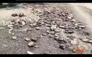 Улицу Васильева отремонтировали, а участок между переулками Таласский и Саруйский остался нетронутым, - читатель (видео)