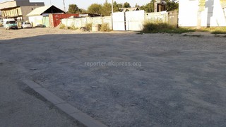 Въезд в новостройку Алтын-Ордо села Новопавловка находится в ужасном состоянии, - читатель (фото)