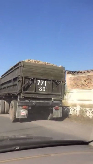 Видео, фото – Очередь в пункте приема сахарной свеклы в Кара-Балте