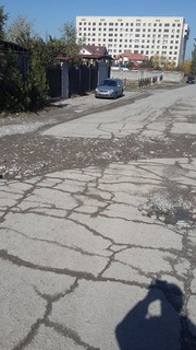 Асфальт на участке ул.Малдыбаева не восстановлен после прокладки коммуникационных труб, - читатель (фото)