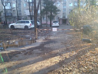 Законно ли в 9 мкр возле дома №7б установили шлагбаум? - бишкекчанин (фото)