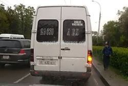 На водителя маршрутки №101 высадившего мальчика в неположенном месте составлен протокол, - УОБДД