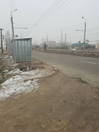 Ленинский акимиат примет меры по навесу в Ак-Орго, который мешает обзору движения машин