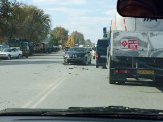 В Бишкеке по дороге на авторынок произошло ДТП<b>(фото)</b>