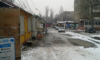В очередной раз обращаемся к мэрии с просьбой навести порядок по ул.Ауэзова, - жители микрорайона «Аламедин-1» <b>(фото)</b>