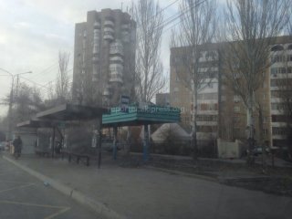 Что думает мэрия об этих остановках с двойной крышей? - читатель <b>(фото)</b>