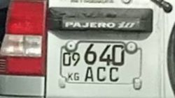 В Бишкеке замечен «Паджеро» без госномера, - горожанин В Бишкеке замечен «Паджеро» без госномера, - горожанин