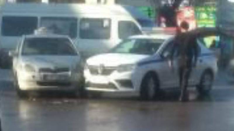 Спецмашина попала в ДТП возле Ошского рынка. Видео и фото