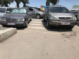 Парковка на пешеходном переходе в районе рынка «Кудайберген»