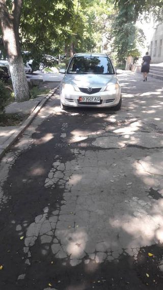 Парковка на тротуаре