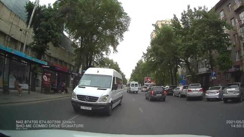 Водитель маршрутки №212 оштрафован на 5,5 тыс. сомов за выезд на встречку