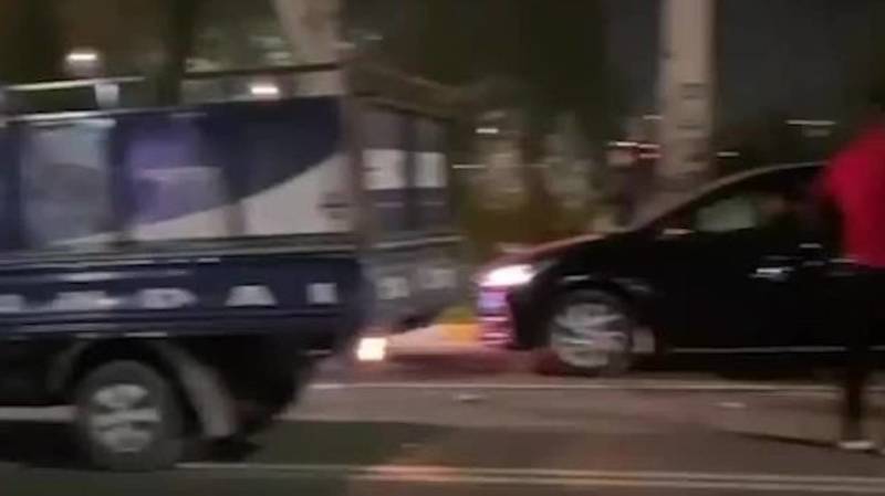 На Айтматова легковушка сзади въехала в «Портер». Видео с места аварии