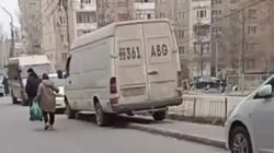 «Тротуар для парковки» в Аламедин-1. Видео горожанина