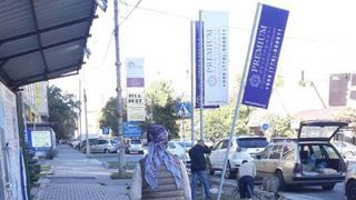 «Бишкекглавархитектура» ответила на законность рекламных столбов на Орозбекова-Токтогула