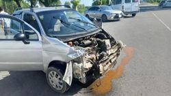 В Оше по дороге в аэропорт произошла авария. Видео с места ДТП