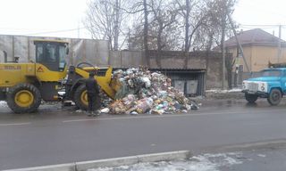 Мусор на Месароша-Волкова убран (фото) Мусор на Месароша-Волкова убран (фото)