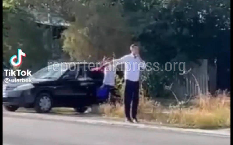 Двое парней останавливали машины. В ГУОБДД началось служебное расследование