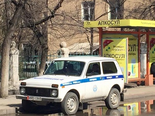 Машины с номерами MVD, KG и дипведомств паркуются на пешеходной «зебре» и на встречной полосе движения. Доска позора автолюбителей. Часть 125 <b><i> (фото,видео) </i></b>