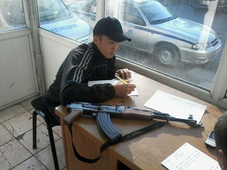 В 12 микрорайоне задержали 21-летнего парня в токсическом опьянении, который запугивал рабочих пневматическим автоматом, - читатель <b><i>(фото)</i></b> В 12 микрорайоне задержали 21-летнего парня в токсическом опьянении, который запугивал рабочих пневматическим автоматом, - читатель <b><i>(фото)</i></b>