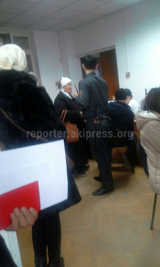 Из-за некачественной работы системы ГРС в ЦОН Оша люди, приехавшие с отдаленных районов, не смогли сдать документы на срочный паспорт, - читатель (фото)