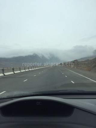 В Боомском ущелье наблюдается туман и гололед на автодороге, - автолюбитель (фото, видео)