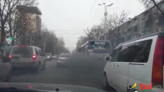 Когда мэрия Бишкека избавится от автобусов, которые травят город выхлопными газами? - читатель (видео)