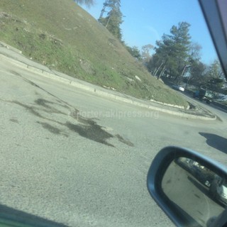 Улица Садыгалиева вся в дырках, - читатель (фото) Улица Садыгалиева вся в дырках, - читатель (фото)