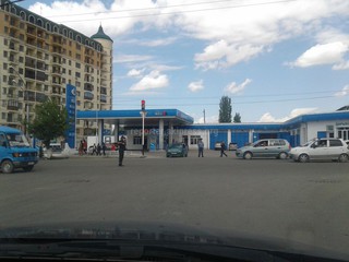 Законно ли в Оше на Монуева-Аcкара Шакирова построен АЗС? - читатель (фото)