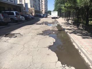 Читатель считает, что отрезок улицы Рыскулова между улицами Турусбекова и Уметалиева нуждается в ремонте (фото)