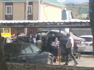 <b>Взрыв машины прокурора:</b> Милиция забирает авто <i>(фото)</i>