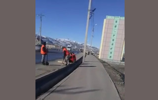 Горожанин пожаловался на некачественную уборку улицы Токомбаева <i>(видео)</i>