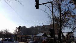 Светофор на Боконбаева - Керимбекова установлен по запросу школы и Министерства образования, - мэрия