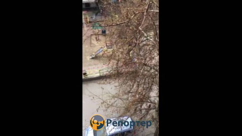 Жильцам на ул.Зайнабединова по вопросу затопленного двора необходимо обратиться в МТУ, - мэрия Оша