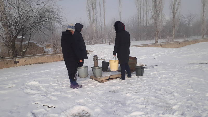 В селе Мураке питьевую воду дают только по часу в сутки, - житель
