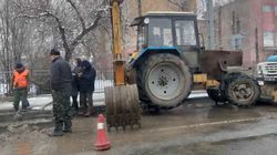 На улице Фрунзе прорвало магистральную трубу холодной воды