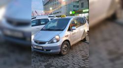 Можно ли таксовать на праворульной машине?