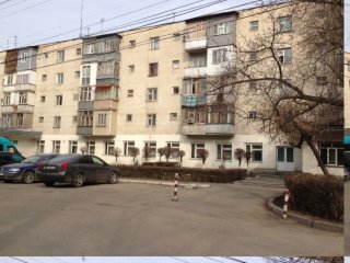 Читательница интересуется, может ли главврач поликлиники организовать персональное парковочное место