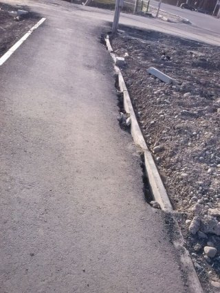 Тротуары на ул. Анкара разрушаются после недавнего ремонта <b>(фото)</b>