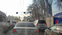 Троллейбус №10 заблокировал движение на Байтик Баатыра, - очевидец Троллейбус №10 заблокировал движение на Байтик Баатыра, - очевидец