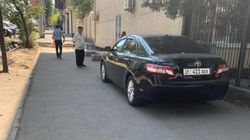 «Тойота» каждый день паркуется на тротуаре, - читатель