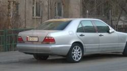 В Восток-5 замечен полностью тонированный «Мерседес». Фото В Восток-5 замечен полностью тонированный «Мерседес». Фото