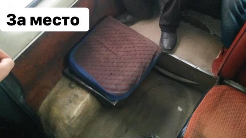 Горожанин жалуется на состояние маршрутки №148: Место без спинки. За что платим 15 сомов?
