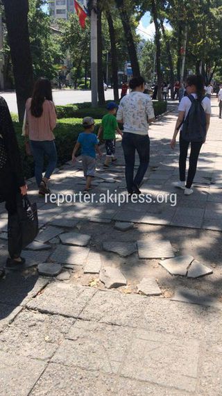 Проводить ремонтные работы на проспекте Манас в этом году не планируется - «Бишкекасфальтсервис»