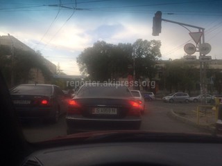 Автолюбитель просит поставить дополнительный светофор на пересечении улиц Кулатова-Абдрахманова <b><i>(фото)</i></b>