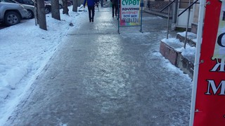 Тротуары по улице Московская напротив Нацгоспиталя находятся в ужасном состоянии, - горожанин (фото) Тротуары по улице Московская напротив Нацгоспиталя находятся в ужасном состоянии, - горожанин (фото)