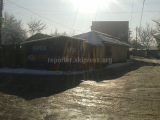 По улице 2-е Черепки на земле общего пользования расположен магазин, который был установлен без разрешительных документов, - читатель (фото)