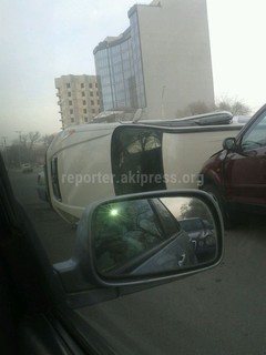 По ул.Джумабека столкнулись 4 авто <b><i>(фото)</i></b> По ул.Джумабека столкнулись 4 авто <b><i>(фото)</i></b>