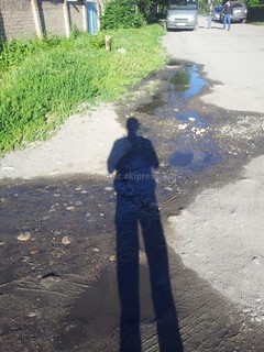 В Рабочем городке из колодца течет вода (фото)