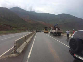 В Боомском ущелье на автодороге идут ремонтные работы <i>(фото)</i>