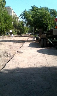 Днем на улице Шопокова, где идут ремонтные работы автодороги, нет рабочих, - читатель <i>(фото)</i> Днем на улице Шопокова, где идут ремонтные работы автодороги, нет рабочих, - читатель <i>(фото)</i>